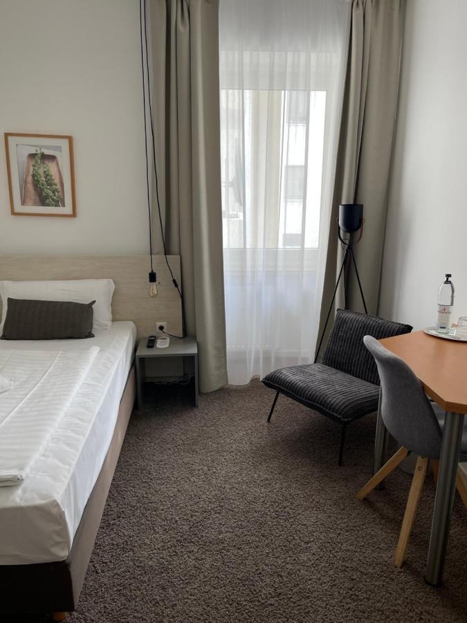 Max Hotel Duesseldorf Self-Check-In Екстериор снимка