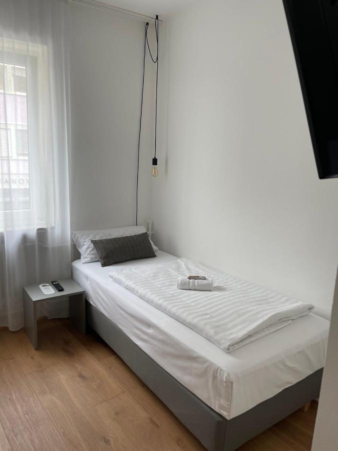 Max Hotel Duesseldorf Self-Check-In Екстериор снимка