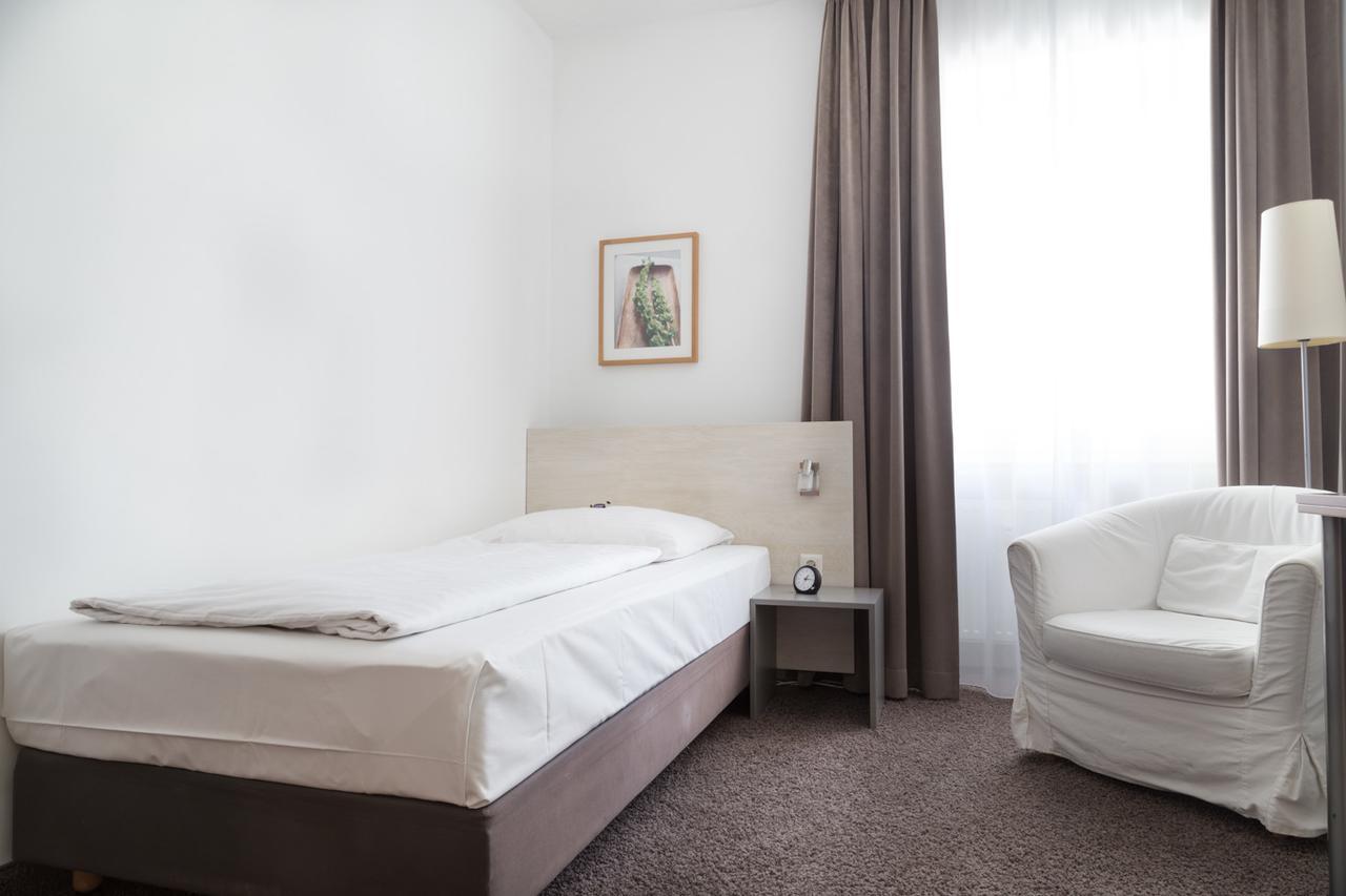 Max Hotel Duesseldorf Self-Check-In Екстериор снимка