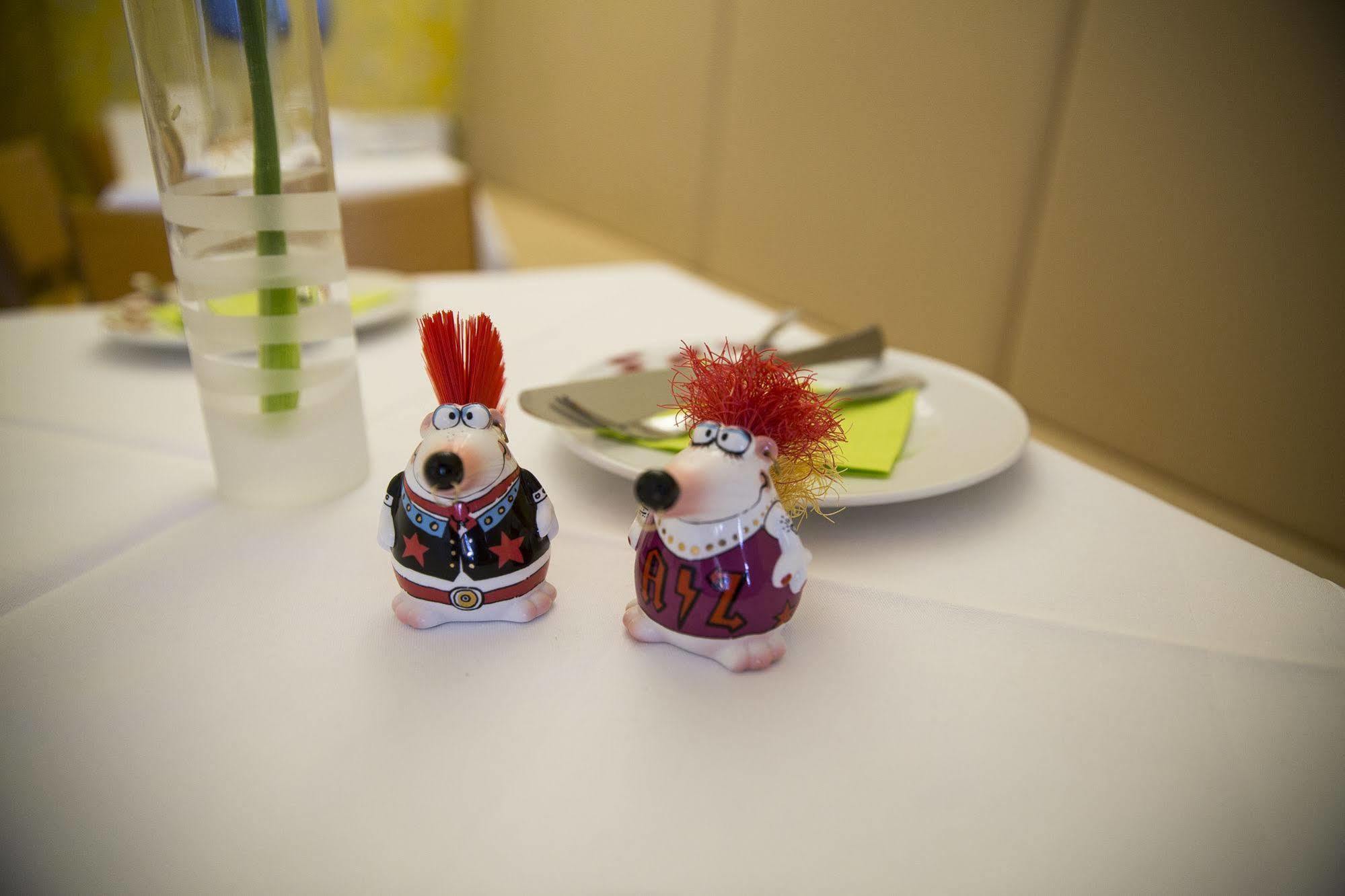Max Hotel Duesseldorf Self-Check-In Екстериор снимка