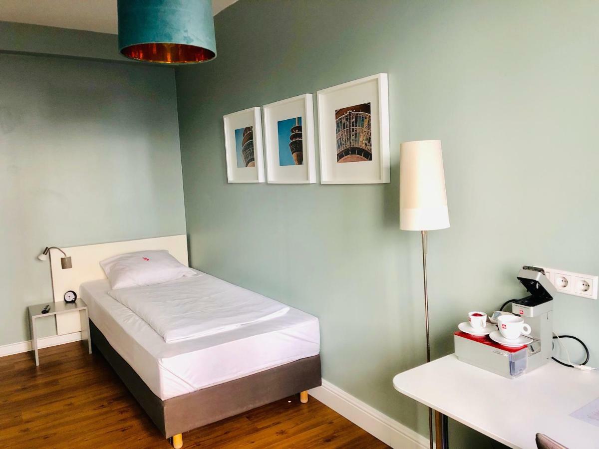 Max Hotel Duesseldorf Self-Check-In Екстериор снимка