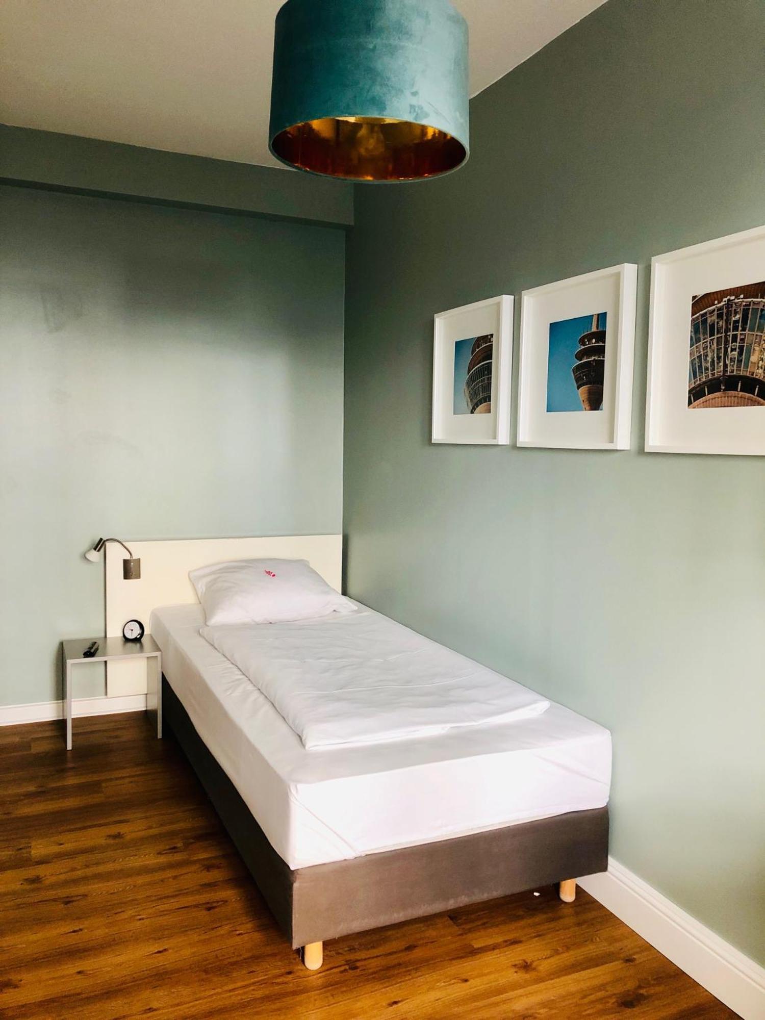 Max Hotel Duesseldorf Self-Check-In Екстериор снимка