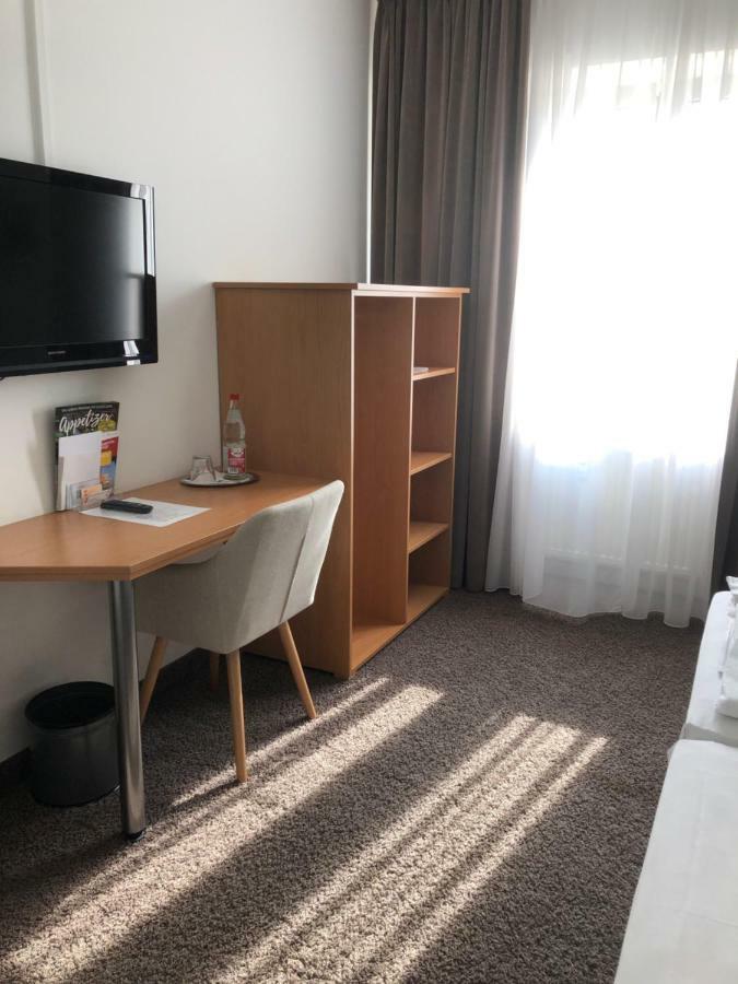 Max Hotel Duesseldorf Self-Check-In Екстериор снимка